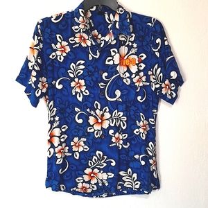 Squish Men's Blue Hawaii Five-O Short Sleeve Button-Up Medium